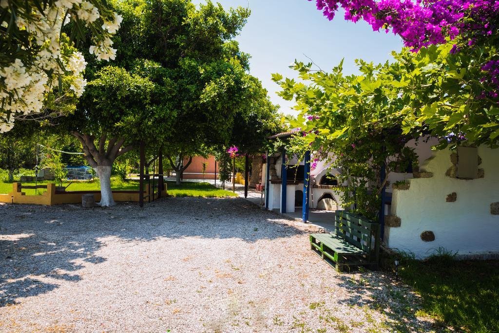 Villa Marqua Kalavarda Bagian luar foto